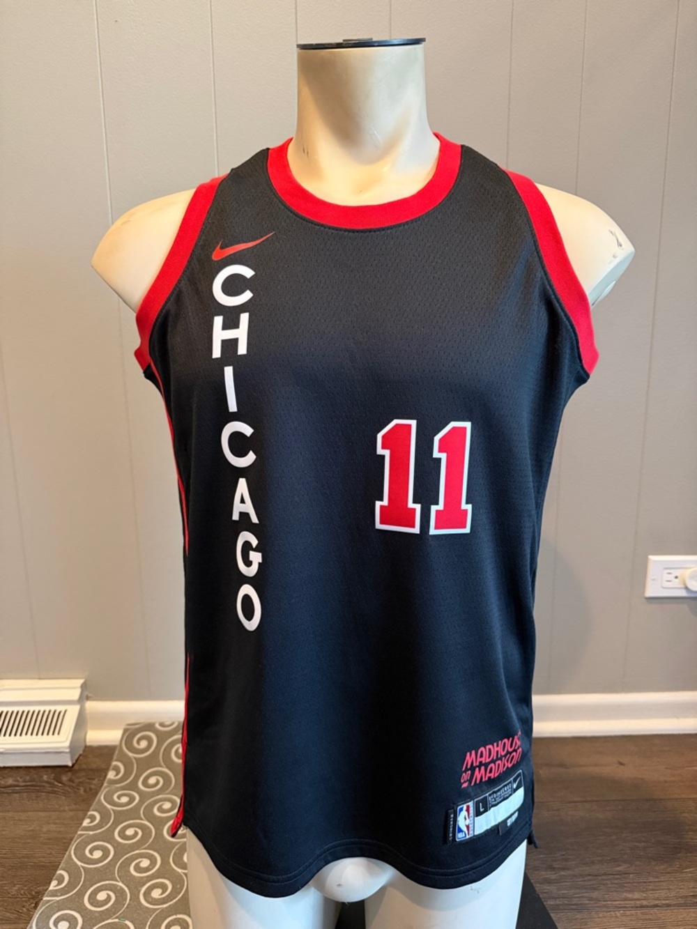 B40 Nike Kids Large Black and Red Chicago Bulls Demar Derozan Basketball Jersey